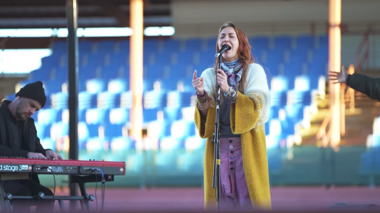 Lauren Daigle Visits the Largest Maximum-Security Prison in US.