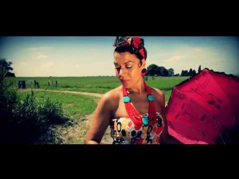 Melissa Fortes - Deixa A Chuva Passar (Official video)