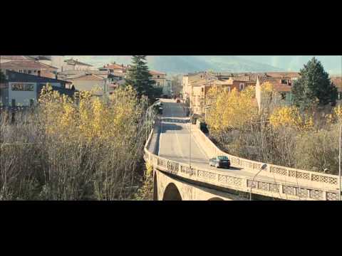 Thumbnail of the video: Featurette