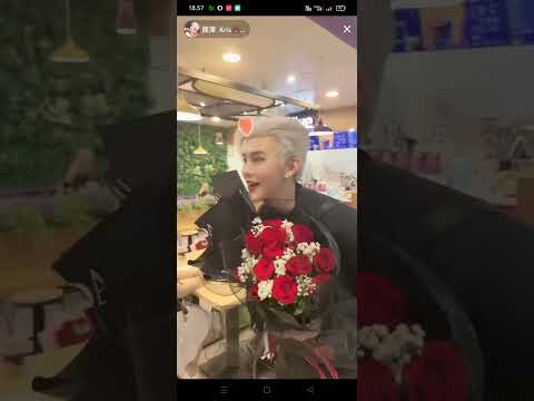 Akhirx kris brtmu dengan thui ling tono dan team villa lainx😍#happywedding #vidatindonesiavietnam