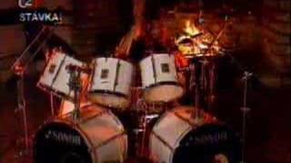 Videoklip: Kabát - Opilci v dějinách s textom piesne Videoklip Kabát - Opilci v dějinách s textom piesne