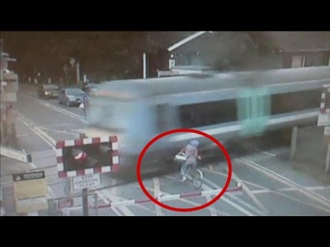 UK cyclist nearly killed by train after ignoring barriers at crossing