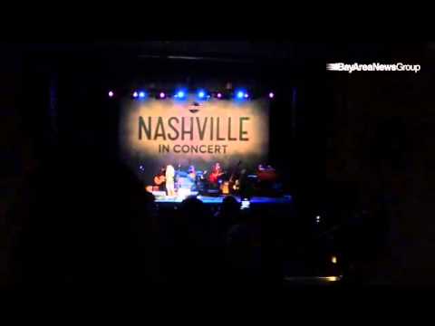 Aubrey Peeples does justice to Aretha classic "Do Right Woman" at Nashville concert at @thewarfield