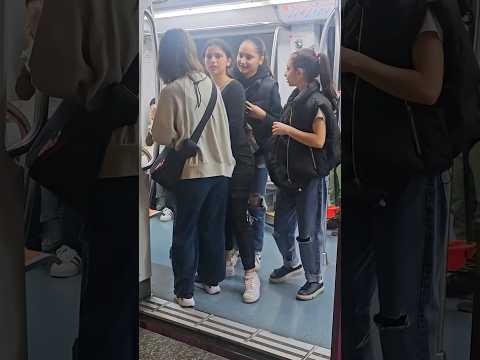 😱 Caught On Camera: Attention pickpockets in Rome's public transport #Roma #Italy #Viral #Pickpocket