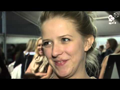 "Mam płaszcz z włosów lalek Barbie!"