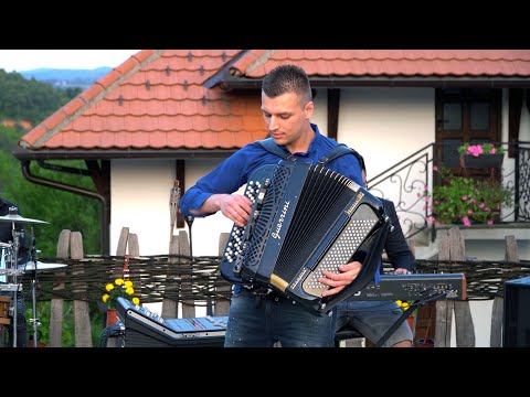 Nikola Lukic & АJKULE - Sampionski splet brzih kola