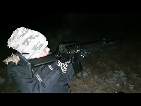 Airsoft Cyma M4 RIS Cm007 with 5KU Tracer testing shots.
