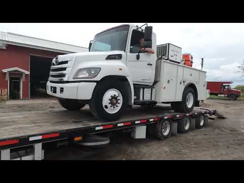Hino 338 Service truck, with problems