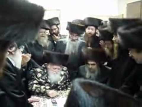 Satmar Rebbe R' Aharon With His Father In Law The Viznitzer Rebbe