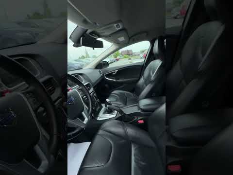 фото volvo v40 ii 0