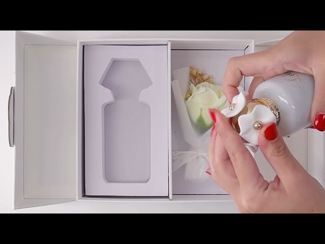 بوكس عطر الوردة 100 مل + وردة بيضاء  – هدية تعكس ذوقك الراقي