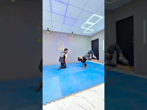 3 Kicks That Will Instantly Knock Anyone Out💥 ⁠#martialarts  #ukfitness #selfdefence #kick #shorts