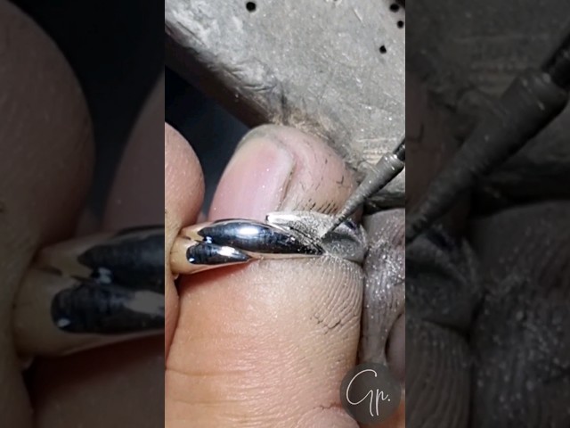 Vídeo relacionado con HCMA Anillo de lujo para hombre, accesorios de joyería de plata, anillos abiertos de circonita de zafiro ovalado para regalo de joyería de compromiso de boda