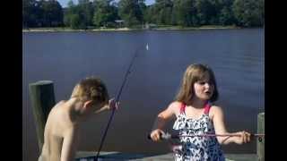 preview picture of video 'FISHING KIDS'