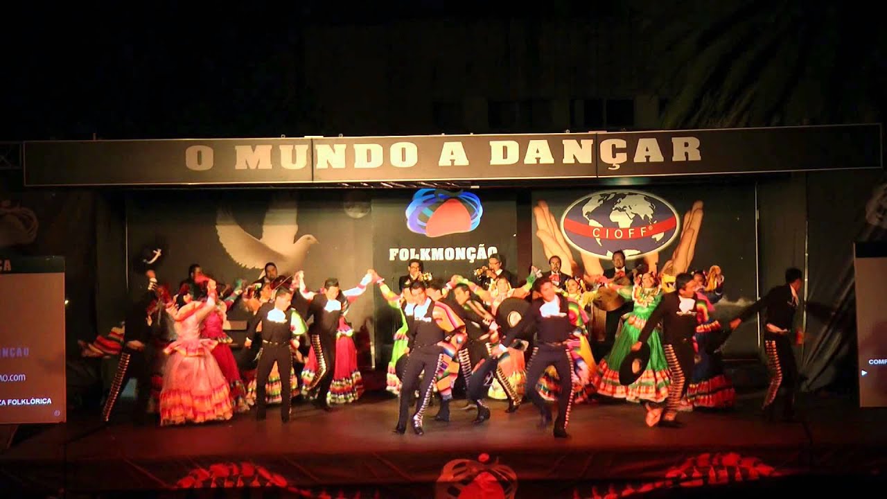 Mexican folk dance: La Culebra