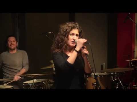 Nana Perraki, Simone Mongelli, Jacques Marugg - Scura maje