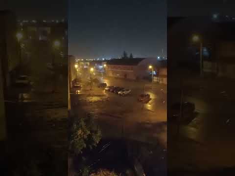 4:00 de la mañana está lloviendo en viedma Río negro 🇦🇷🌧️🌧️