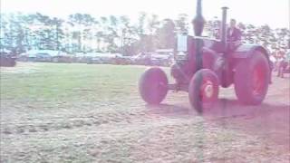 preview picture of video 'Vintage Tractor Parade Part 2, Methven, New Zealand, 17 April 2010'