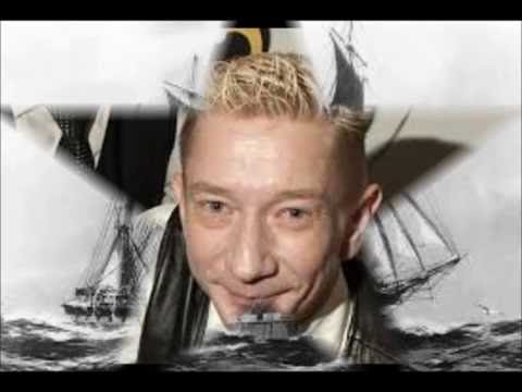 Yölintu   Cherbourgin sateenvarjot