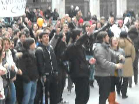 Siena in Rivolta: tre cortei si uniscono alla Croce del Travaglio