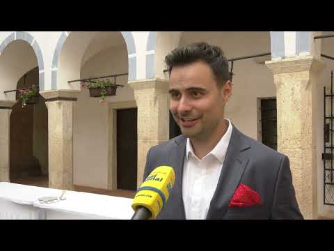 Trio Vivere napolnil sevniški grajski park