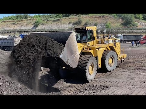Caterpillar 990 Wheel Loader Loading Coal On Trucks - Ektor Epe