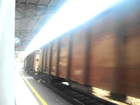 E655 Treno Merci con carri aperti e due cisterne