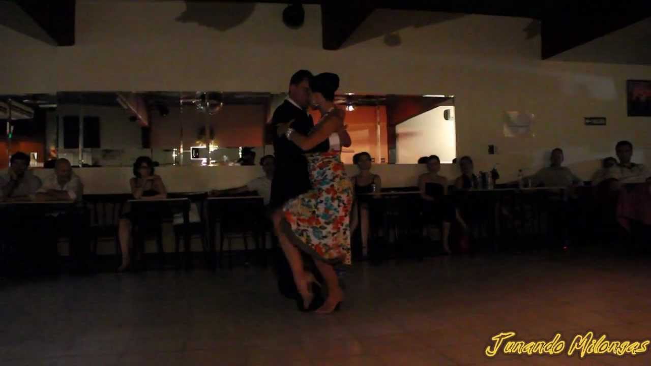 JUAN STEFANIDES Y JIMENA HOEFFNER EN MILONGA 10 (Tango)