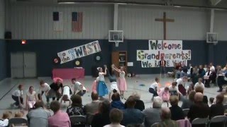 preview picture of video 'lebanon lutheran 5/6 grade juggling'