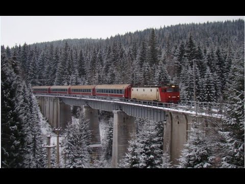 Tren IR1833 Iasi - Timisoara Nord trece peste un viaduct aflat intre Gradinita si Larion