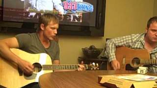 Blaine Larson sings "Ramblin Fever" at KKNG 93.3