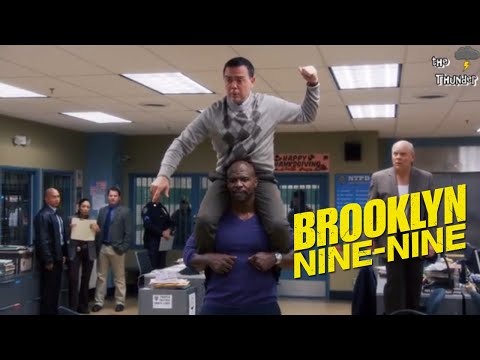 Thanksgiving : Brooklyn Nine-Nine - the THunder