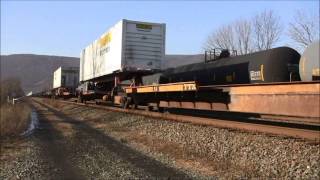 preview picture of video 'Norfolk Southern Intermodal blows by us on the Pittsburgh Line - 12/13/13'