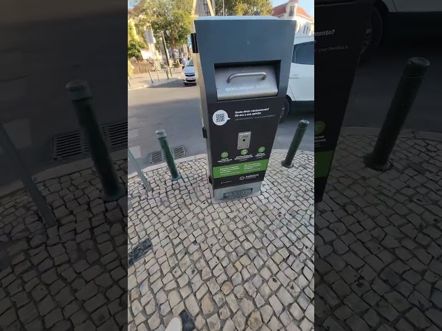 Vídeo relacionado con NEWTRY Mini Compactador de basura Prensa Manual para Cubos de Ruedas de 60L a 100L, Diseño Compacto Ideal para Armarios en Casa, Restaurantes y Papeleras