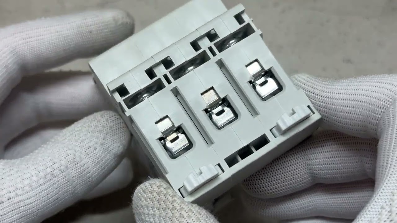 Автоматичний вимикач ПРОМФАКТОР ECO FB1-63 3P C 16A 6кА FB1C3016