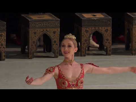 Four Little Bayaderes (Mariinsky Ballet) Act 2,  La Bayadere (Ivanova, Lampika, Mikheikina, Tychina)