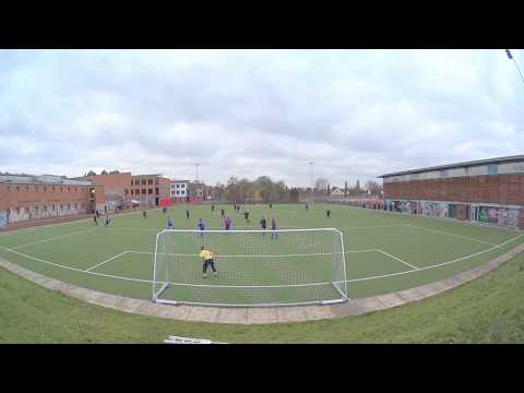 SV Karow schenkt dem SC Westend fünf Dinger ein.