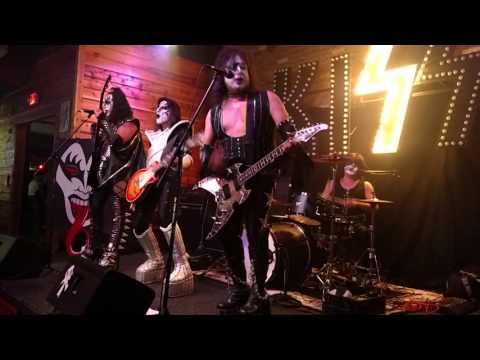 100315 KISS Alive! NYC: Do You Love Me