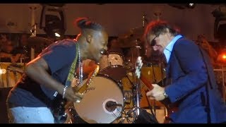 Best guitar duel ever! Joe Bonamassa and Eric Gales~John Henry video