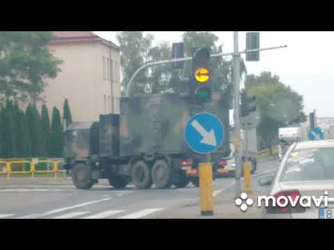 Kolumna pojazdów Wojska Polskiego