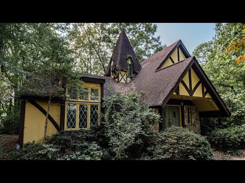 Gothic Carolina Mansion ABANDONED for 10 years with EVERYTHING Left Inside 