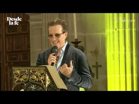 Emmanuel desde la Catedral Metropolitana: así agradeció a Dios por 50 años de carrera