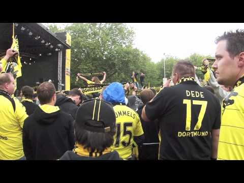 Westfalenhallen /B1 Meisterfeier  Matthias "Kasche"  Kartner und Kai 15.05.2011