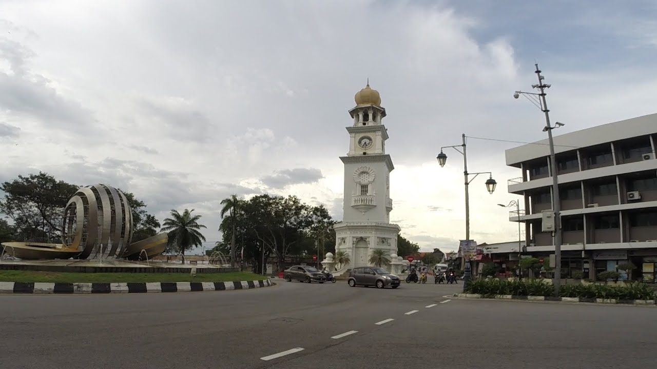 Witness Penang’s iconic Queen Victoria Clocktower in George Town