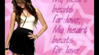 Miley Cyrus- My heart beats for love (LYRICS)