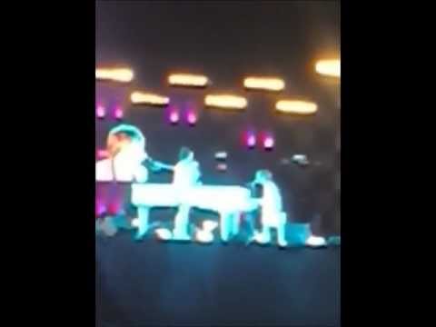 [fancam] 120407 IU & Taemin @ korean music wave in bangkok 2012.wmv