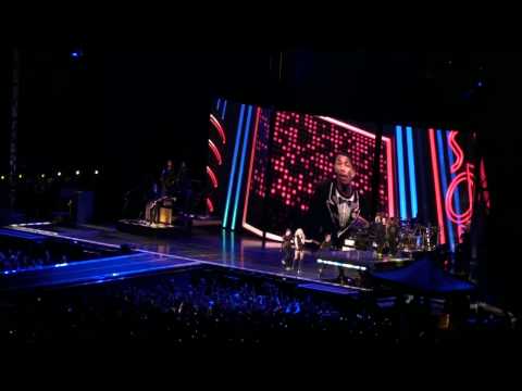 MADONNA - Beat Goes On - Sticky & Sweet Tour HD
