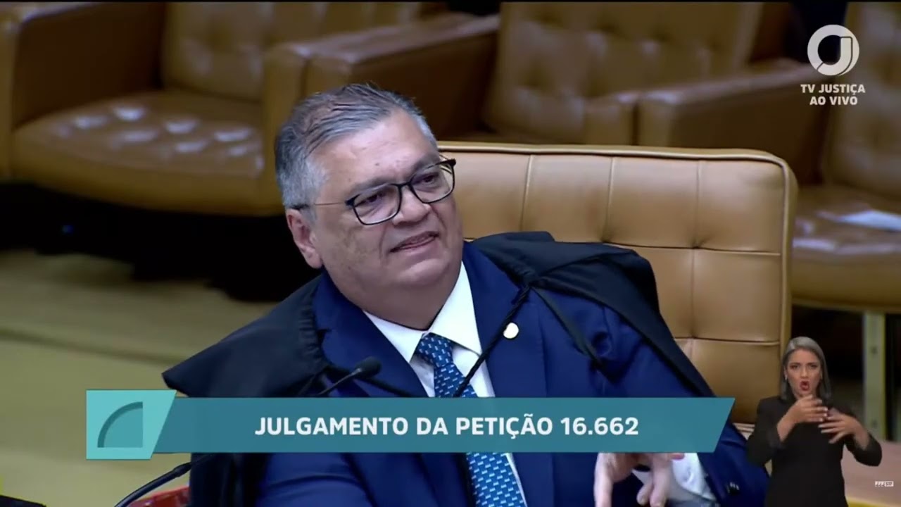 Flávio Dino cobra devido processo no julgamento de Moraes: "Alexandre está aqui por quê?"