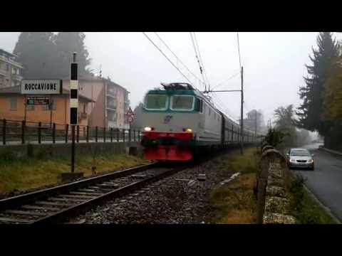 E.652-142 CON MERCI IN TRANSITO IN UNA GIORNATA AUTUNNALE. ROCCAVIONE (CN) 4 - 11 - 2016