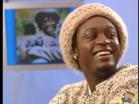 Corneille, Julien Lepers, Truquer l'éléction de Super Mamie - On a tout essayé - 24/02/2003